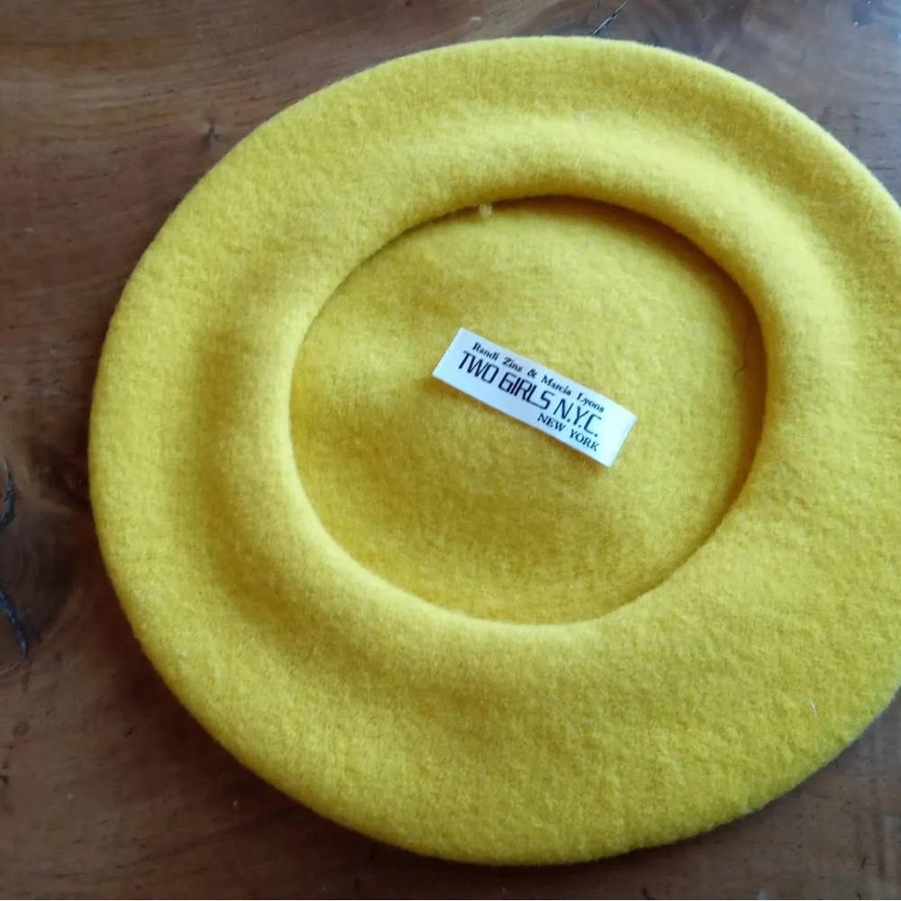 Two Girls N.Y.C. Vibrant Yellow Tam Beret with Fluffy Pom-Pom Retro Mod - Picture 8 of 9